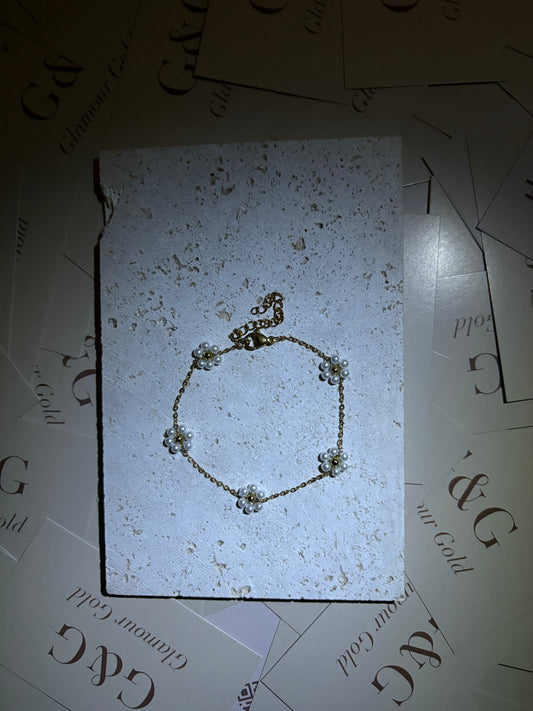 Daisy Pearl Bracelet