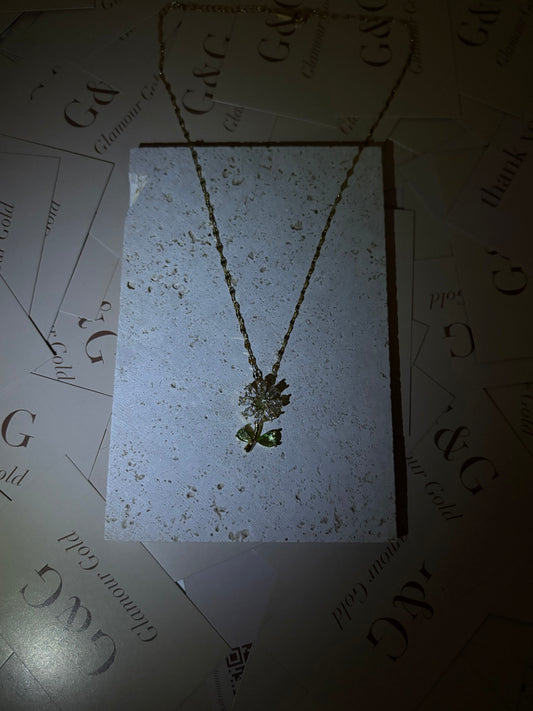 Daisy Necklace Gold