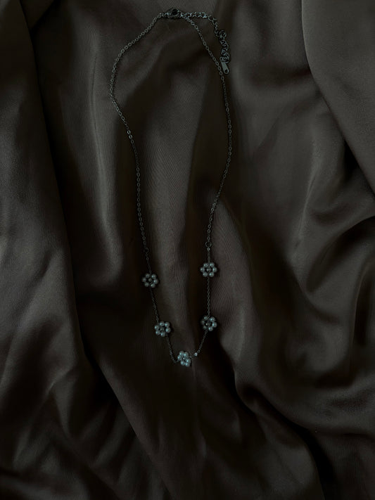 Daisy necklace