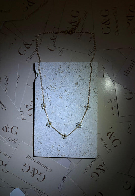 Daisy necklace